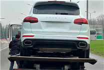 俄羅斯數(shù)百輛保時(shí)捷突然斷油熄火 車主求助黑客消除故障